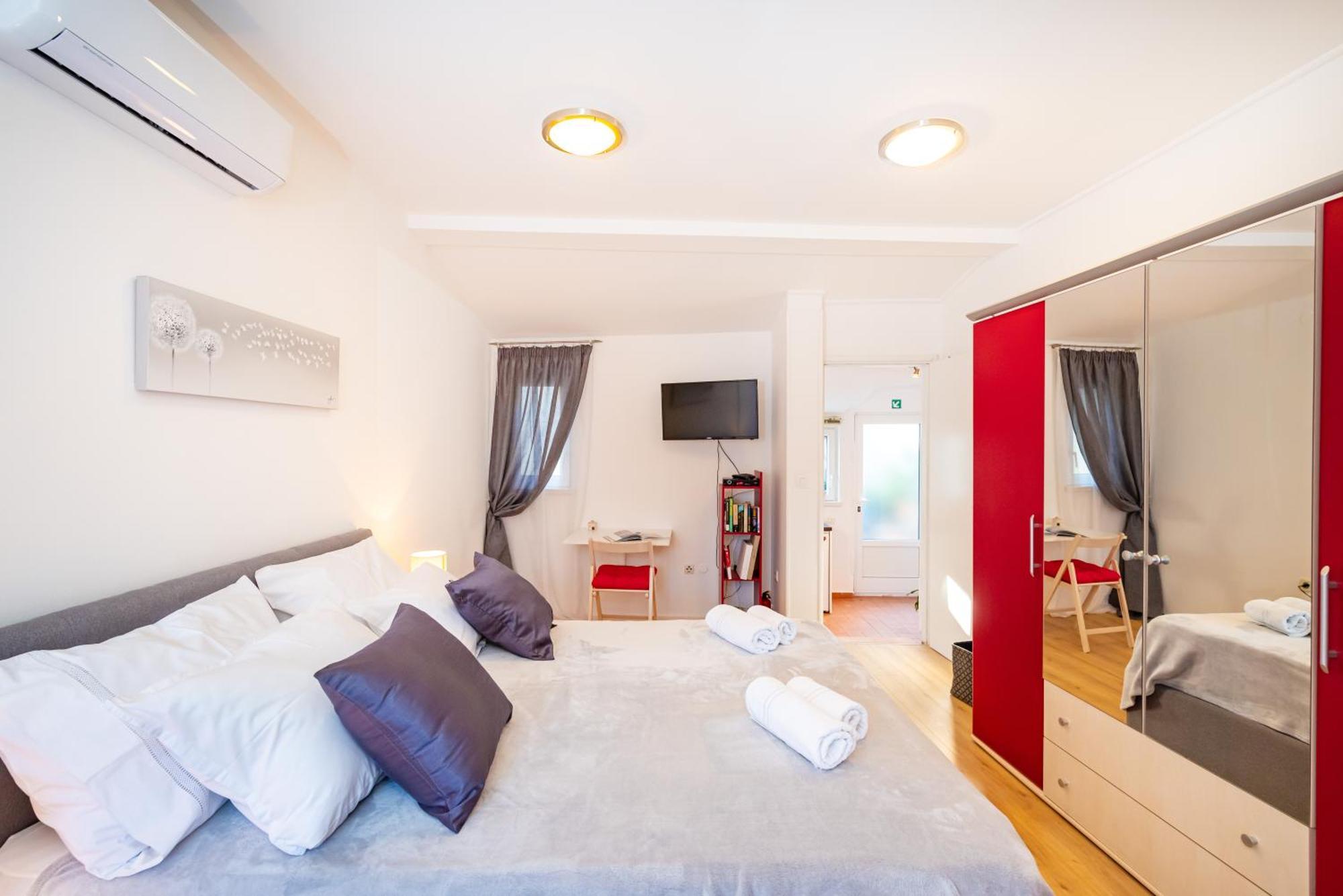 Mediterranean Terrace Apartment With Bikes & Sup สกราดิน ภายนอก รูปภาพ