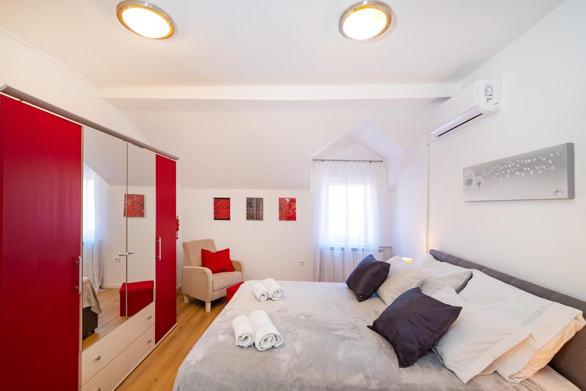 Mediterranean Terrace Apartment With Bikes & Sup สกราดิน ภายนอก รูปภาพ